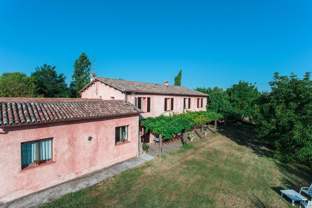 Agriturismo Il Pettirosso Casa de hóspedes Forlì Exterior foto
